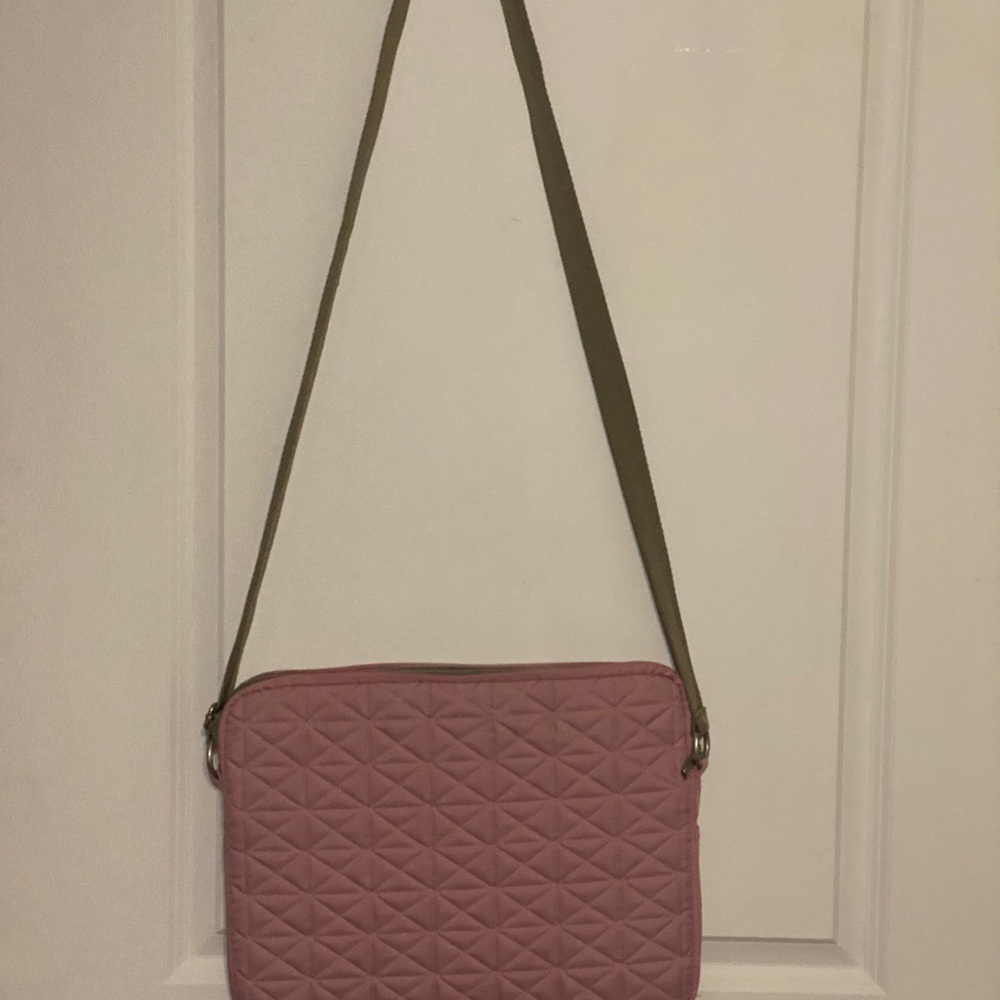 Belkin Pink and Green Laptop Bag with Quilted Design